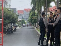 Firli Bahuri Mendampingi Polisi dalam Penggeledahan Rumahnya di Bekasi