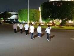 Kenapa Relawan Jokowi Mengunjungi Istana Kepresidenan di Malam Hari?