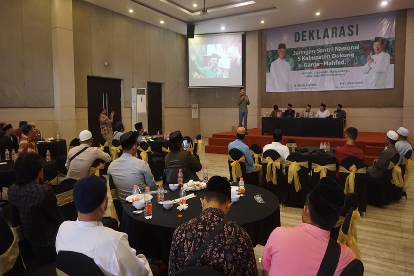 Jaringan Santri Nasional Tapal Kuda Deklarasi Dukung Ganjar-Mahfud di Hadapan TGB Zainul Majdi