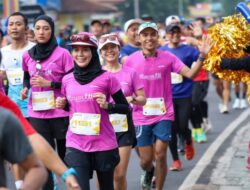 Siti Atikoh Memecahkan Rekor dengan Menyelesaikan Full Marathon 42 Km dalam 5 Jam 46 Menit