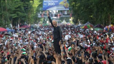 Capres Ganjar Pranowo di Makassar: Lautan Manusia di Jalan Sehat