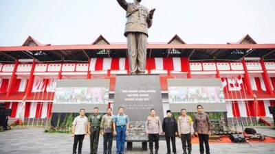 Pekalongan Resmikan Monumen Jenderal Hoegeng, Kapolri Sebut Tokoh Panutan