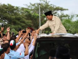 Prabowo Bertemu dan Ngopi Bersama Warga dan Relawan di Kedai Kopi Aceh: Luar Biasa Rasanya!