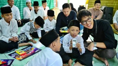 Kegiatan Bersama Anak Yatim Piatu di LKSA Al Ikhlas Bekasi oleh Alam Ganjar