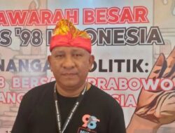 Komnas HAM Memberikan Penghargaan kepada Prabowo