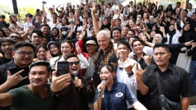 Ganjar Berbagi Pesan Penting tentang Proses Kreatif dan Restu Orang Tua kepada Generasi Z-Milenial