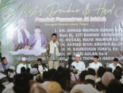 Mahfud MD Memuji Peran Pesantren Al-Islah Gresik dalam Pembangunan Bangsa Melalui Kehadiran di Haul