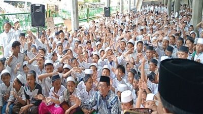 Kunjungi Pondok Pesantren Al Khoziny, Santri Mendapat Kunci Sukses dari Mahfud MD