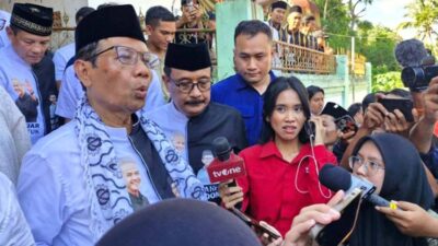 Pilpres 2024: Mahfud MD Mengklaim Abuya Muhtadi Bersama Dirinya dan Ganjar Rai Mantra