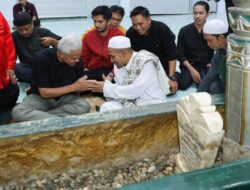 Ganjar Didoakan Dapat Keberkahan dalam Ziarah ke Makam Guru Tua di Palu