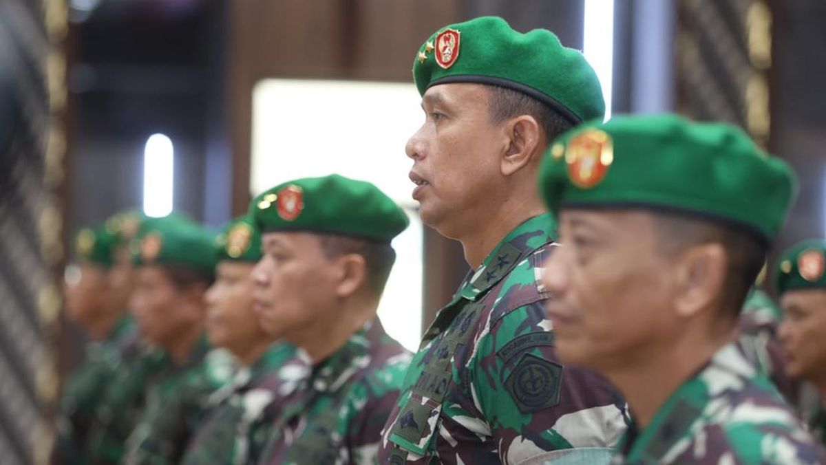 Perwira yang Tidak Benar: Mencaci Sersan Kepala yang Lebih Tua