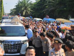 Puluhan Ribu Masyarakat Kepulauan Riau Meriahkan Kedatangan Prabowo