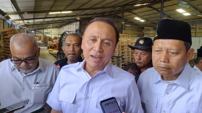 Mochamad Iriawan Memberi Dua Mobil Gratis kepada Masyarakat Pangandaran untuk Bantuan