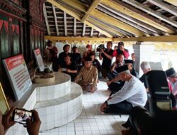 Ganjar’s Moments of Paying a Visit to Bathara Katong’s Grave and Friday Prayers at Tegalsari Mosque in Ponorogo