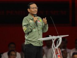 Penampilan Mahfud MD di Debat Cawapres: Patuh pada Aturan dan Etika