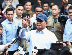 Prabowo Subianto Memilih di TPS: Memilih dengan Kepatuhan Hati, Menjaga TPS, Menjaga Ketertiban, Kedamaian, dan Ketenangan