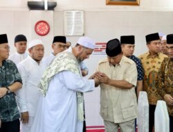 Prabowo Subianto Mengunjungi Habib Ali Kwitang dan Memohon Doa Untuk Keberhasilan di Masa Depan