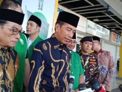 Jokowi Menolak Klaim Politisasi BLT: Masalah ini Sudah Lama Terjadi