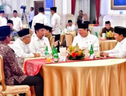 Prabowo Subianto dan Jokowi Berbagi Momen Akrab di Acara Bukber Istana Negara