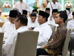 Prabowo Subianto menghadiri acara buka puasa bersama Partai Golkar bersama Gibran, menegaskan penghormatan terhadap proses dan menunggu keputusan MK.