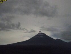 Gunung Semeru Siaga Setelah Erupsi Tiga Kali