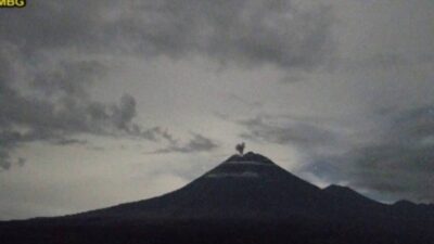 Gunung Semeru Siaga Setelah Erupsi Tiga Kali