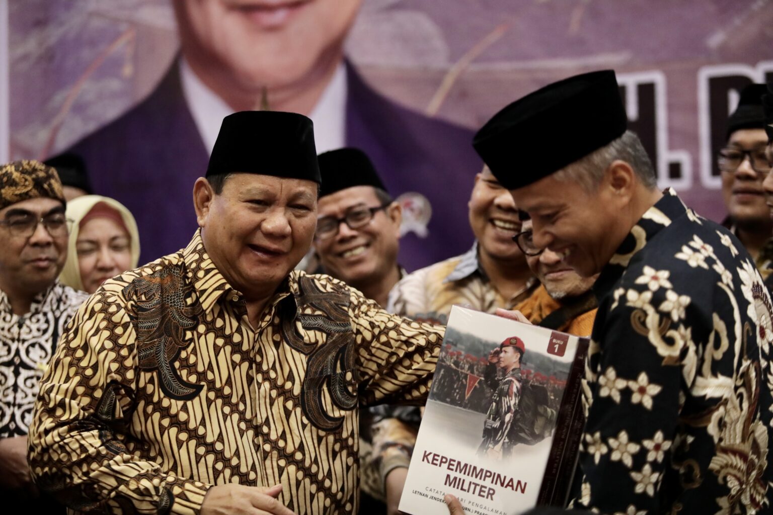 Prabowo Subianto: Lain dari Sudut Pandang Lain – prabowo2024.net