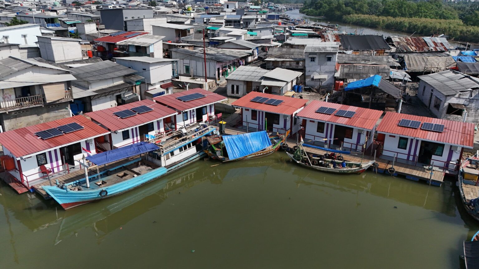 Prabowo Subianto’s Donation of Floating Homes Receives Grateful Response from Jakarta Fishermen’s Village