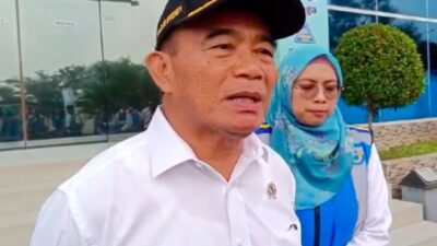 Menko PMK Memeriksa Pos Utama Cikampek untuk Memastikan Arus Mudik Lebaran 2024 Tetap Lancar