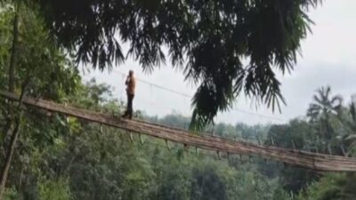 Galang Dana untuk Membangun Jembatan Gantung yang Putus di Lebak Banten