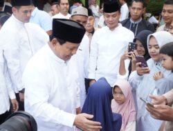 Iduladha tahun 1445 H, Prabowo Subianto bertemu dengan warga di Hambalang, Bogor