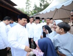 Prabowo Subianto Sholat Iduladha 1445 H di Masjid Nurul Wathan Hambalang