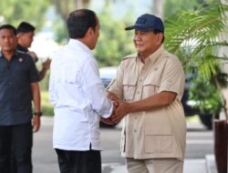 Prabowo Subianto Menjenguk Jokowi di Bandara Halim, Mengucapkan Ucapan Selamat Ulang Tahun Secara Langsung