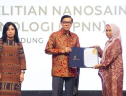 Menkumham Yasonna Serahkan Penghargaan kepada Tokoh Kekayaan Intelektual Tahun 2024