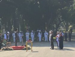 Presiden Jokowi Melantik 906 Perwira TNI-Polri di Istana Negara