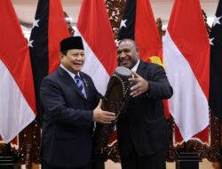 Heartwarming Farewell as Prabowo Subianto Says Goodbye to Prime Minister of Papua New Guinea after Ministry of Defense Visit