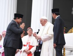 Prabowo Subianto Shares His Handshake Moment with Pope Francis, Emphasizing Indonesia’s Blessings of Diversity and Harmony