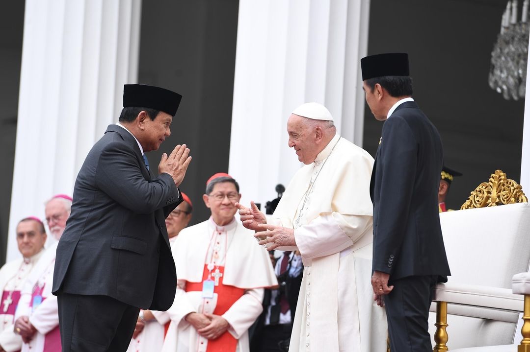 Prabowo Subianto Shares His Handshake Moment with Pope Francis, Emphasizing Indonesia’s Blessings of Diversity and Harmony