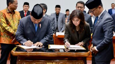 Prabowo Subianto Holds Final Session at the DPR with Attendance from All Factions and Offered Prayers