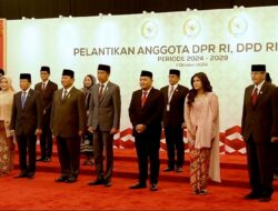 Prabowo Subianto and Jokowi Together Ride Presidential Vehicle to the Inauguration of Newly Elected Parliament