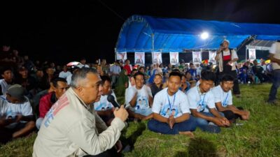 Menyantap Rumput Bersama Warga, Calon Gubernur Sulteng Ahmad Ali Percaya Akan Kemenangan Besar di Toili