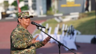 Saya Tidak Bermaksud Membuat Anda Terlihat Militeristik