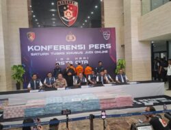 Terungkap: Polri Tangkap 7 Bos Judi Online & 7 Orang Lainnya