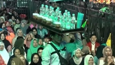 Penjual Es Dihina Gus Miftah: Perjalanan Umrah Awaited