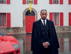 Detail Tersembunyi Kunjungan Pabrik Ferrari Lewis Hamilton