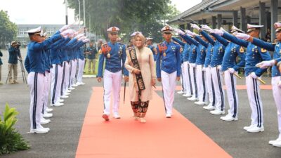 Profil Evi Sophia Indra: Ibu Kehormatan Taruna TNI, Istri Jenderal Agus Subiyanto