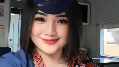 Kisah Pramugari Kereta Api Chinta Tiffani: Layanan Terbaik