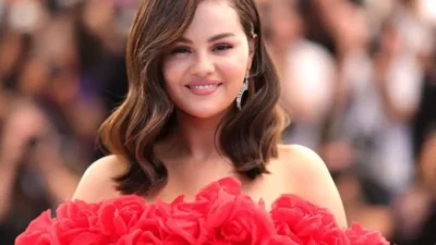 Selena Gomez Raih Woman of the Year Billboard Latin