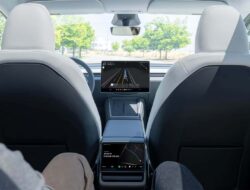 Tesla Robotaxi: Parade Video Terbaru