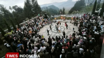 Bromo Sunset: Pesona Musik dan Budaya yang Memikat Wisatawan